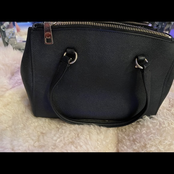 Coach - Picture 4 of 11